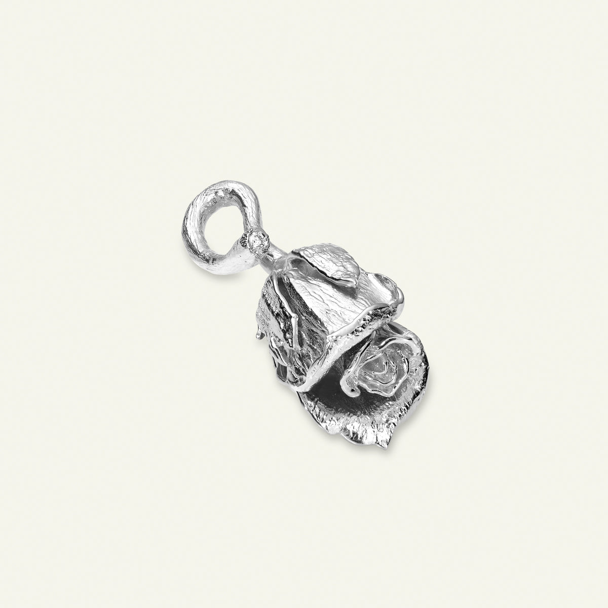 Rose med naturlig diamant på silkehalskæde, sølv