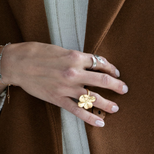 Firkløver Statement ring forgyldt