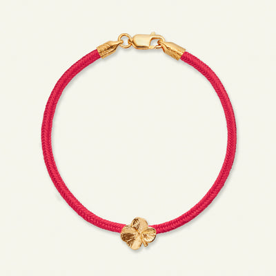 Firkløver silkearmbånd koral rødt, forgyldt