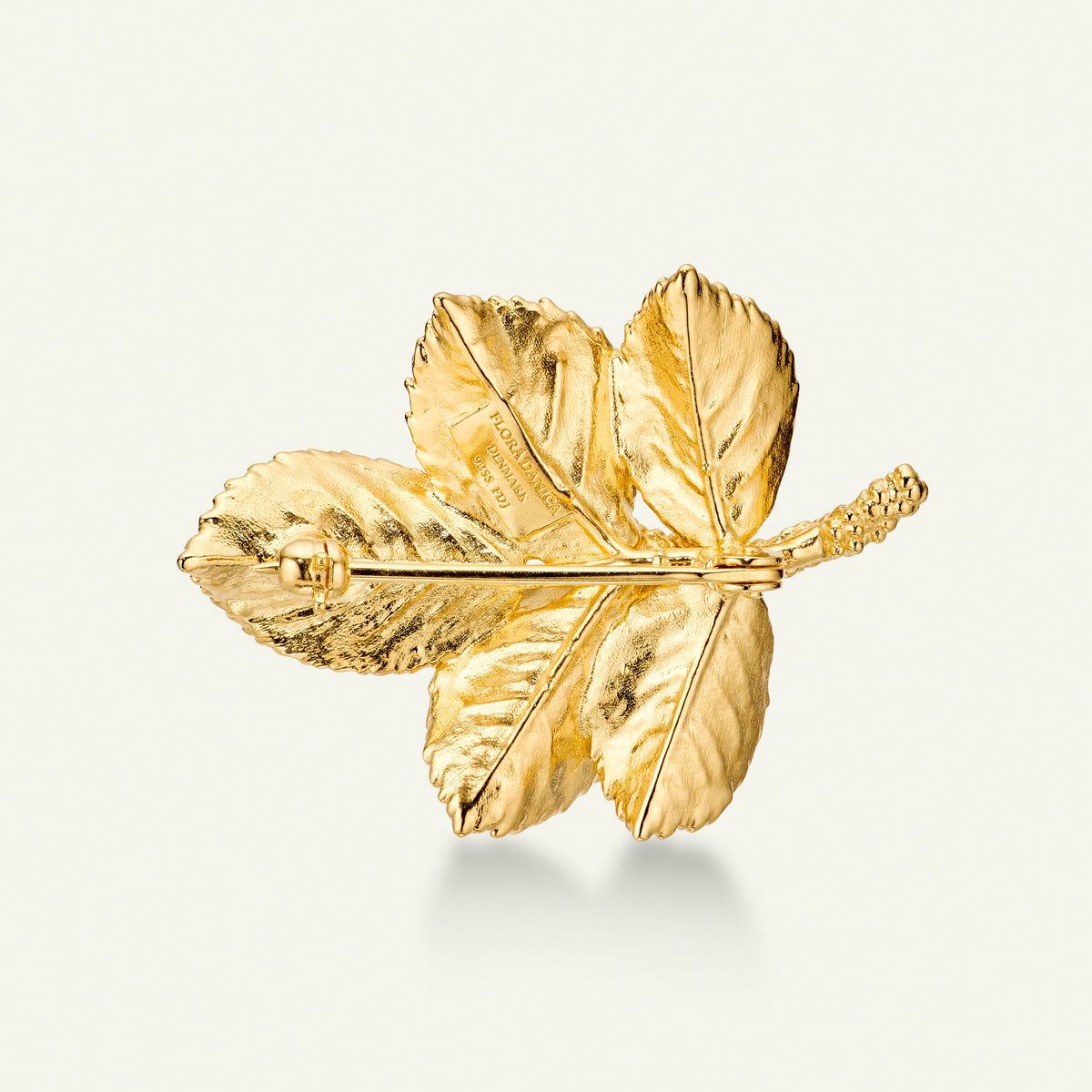 Rosenblad broche, forgyldt