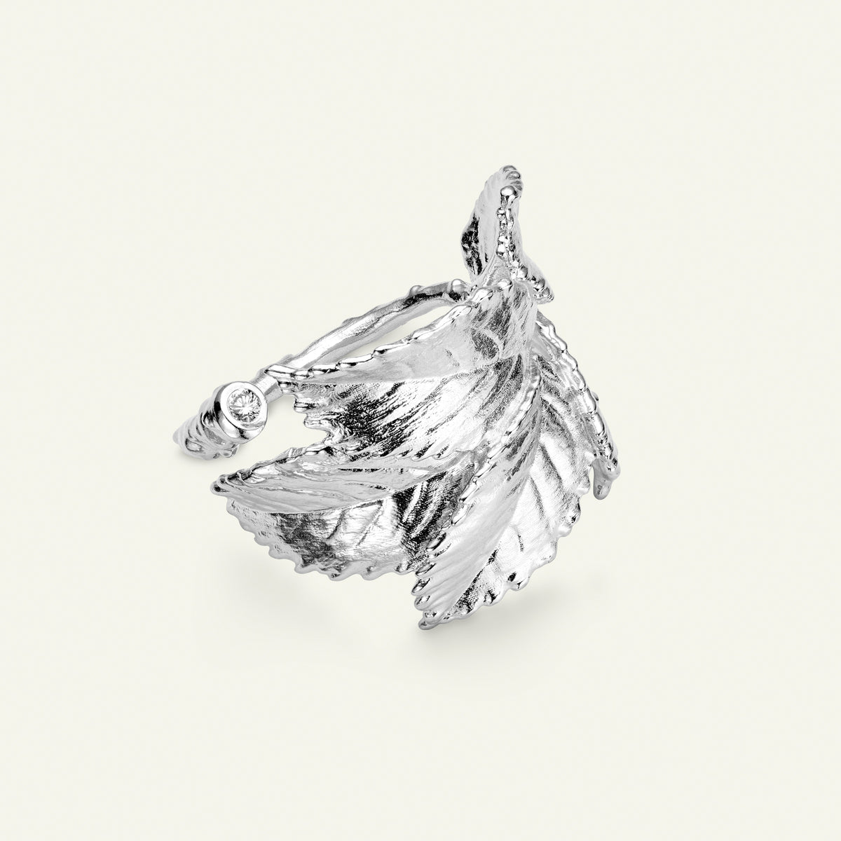 Rosenblad statement ring med diamant, sølv